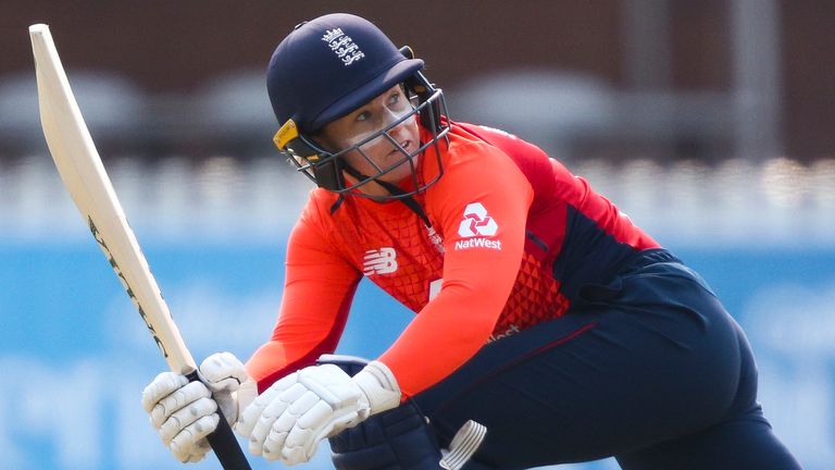 La ex apertura Tammy Beaumont bateará en el No 6 para Inglaterra durante la Copa Mundial Femenina T20