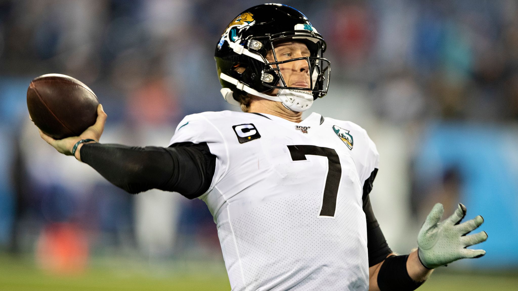 Jaguars agree to trade QB Nick Foles to Bears