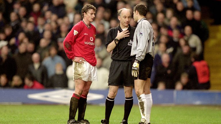 David Elleray es un ex árbitro de la Premier League y ahora el director técnico del cuerpo de legisladores del fútbol IFAB