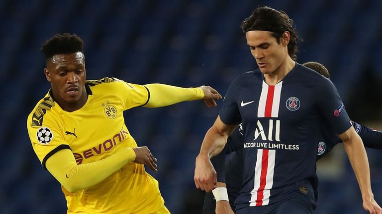 Edinson Cavani started up front for PSG with Kylian Mbappe on the bench