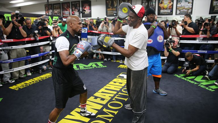 Floyd Mayweather's Uncle Roger Mayweather Dies Aged 58 Floyd Mayweather's Uncle Roger Mayweather Dies Aged 58