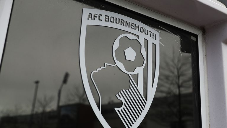 Bournemouth ha revocado su decisión de suspender a algunos empleados que no juegan