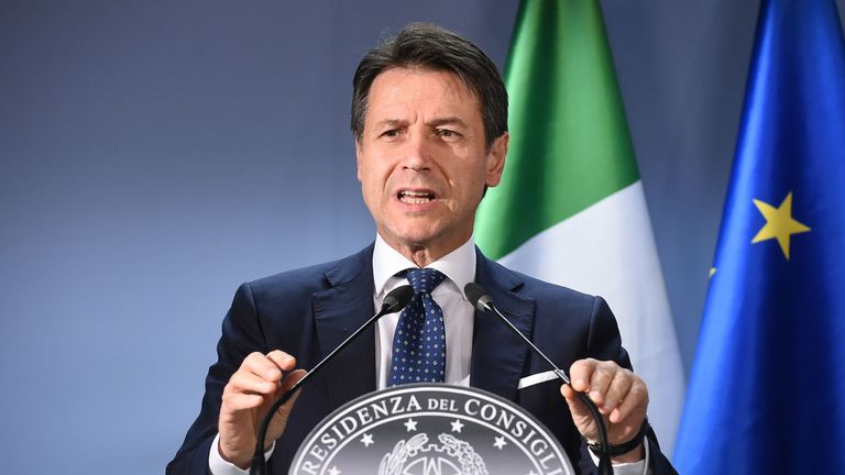 El primer ministro italiano, Giuseppe Conte, describió cuándo los deportistas pueden reanudar el entrenamiento