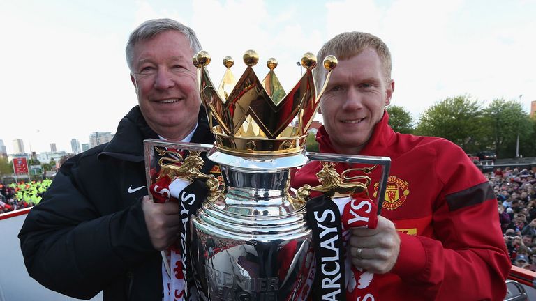 Scholes se retiró en 2013, al mismo tiempo que el ex jefe del United, Sir Alex Ferguson