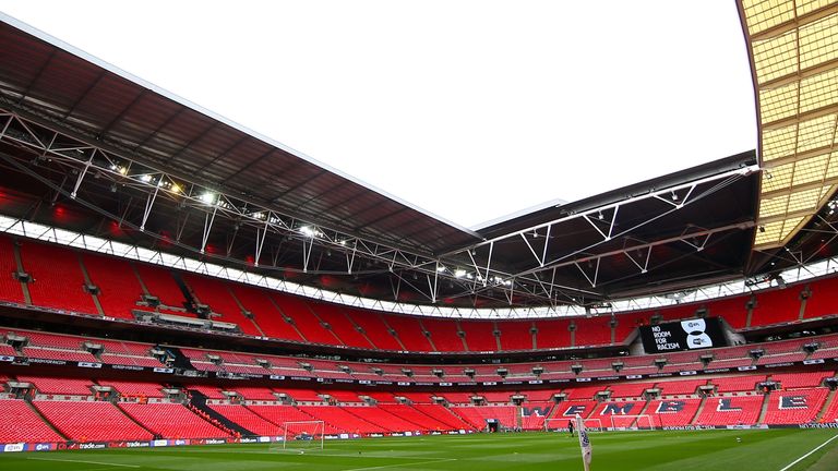 Wembley podría organizar juegos a puerta cerrada en un intento de terminar la temporada 2019/20