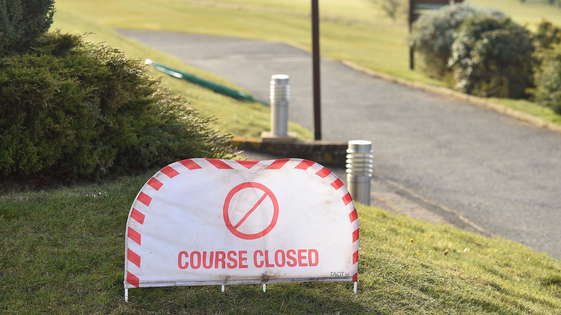 Golf courses remain closed in Scotland