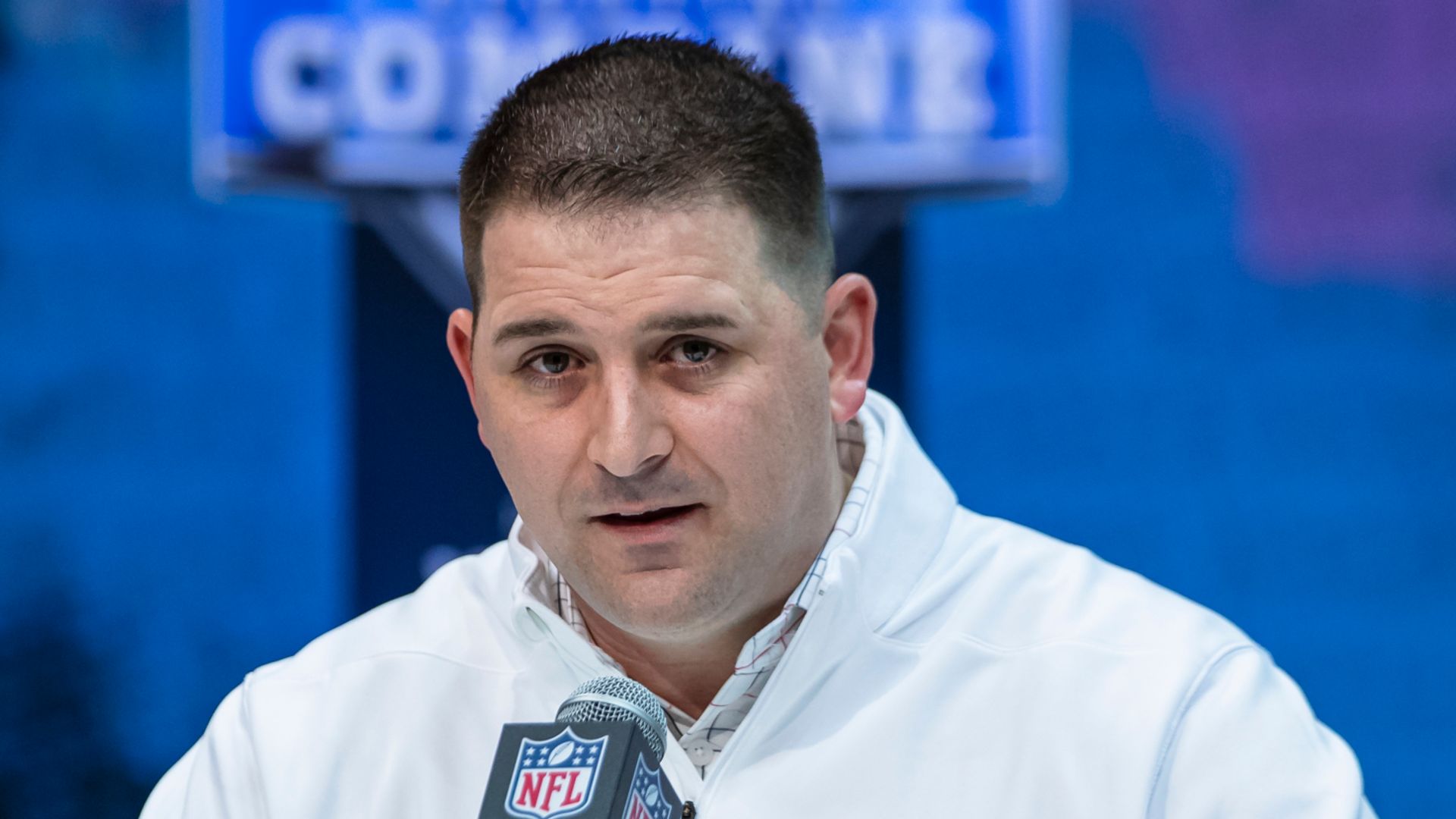 Giants exploring other training camp sites