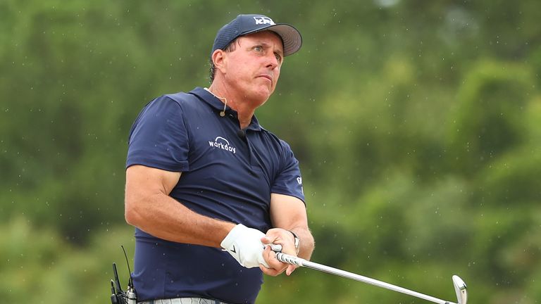 Phil Mickelson struggled early but turned on the style after the turn