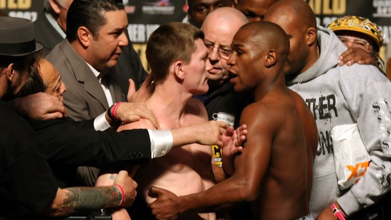 Mayweather beat Hatton in 2007
