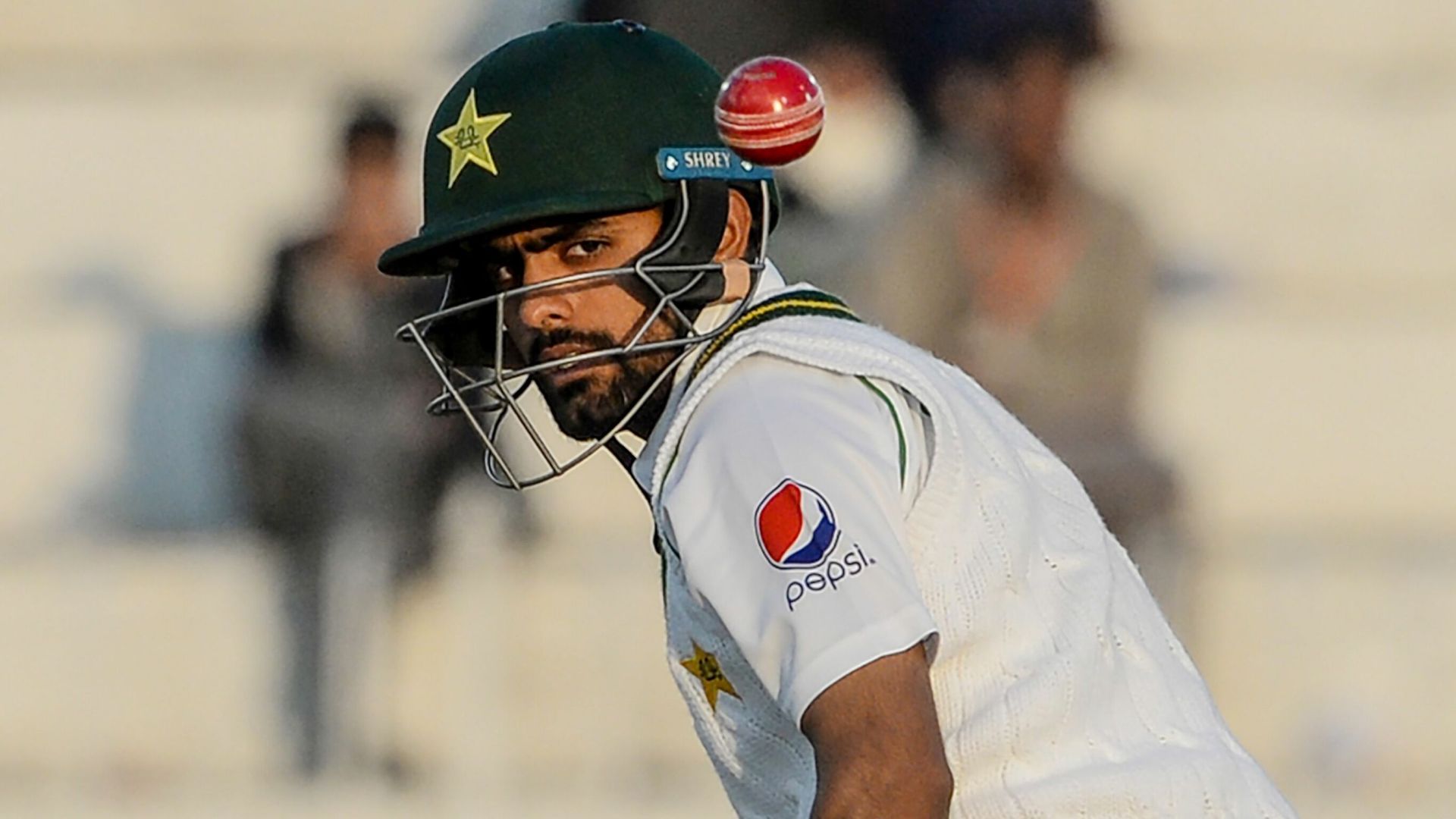 Pakistan batsmen scuppered by rain