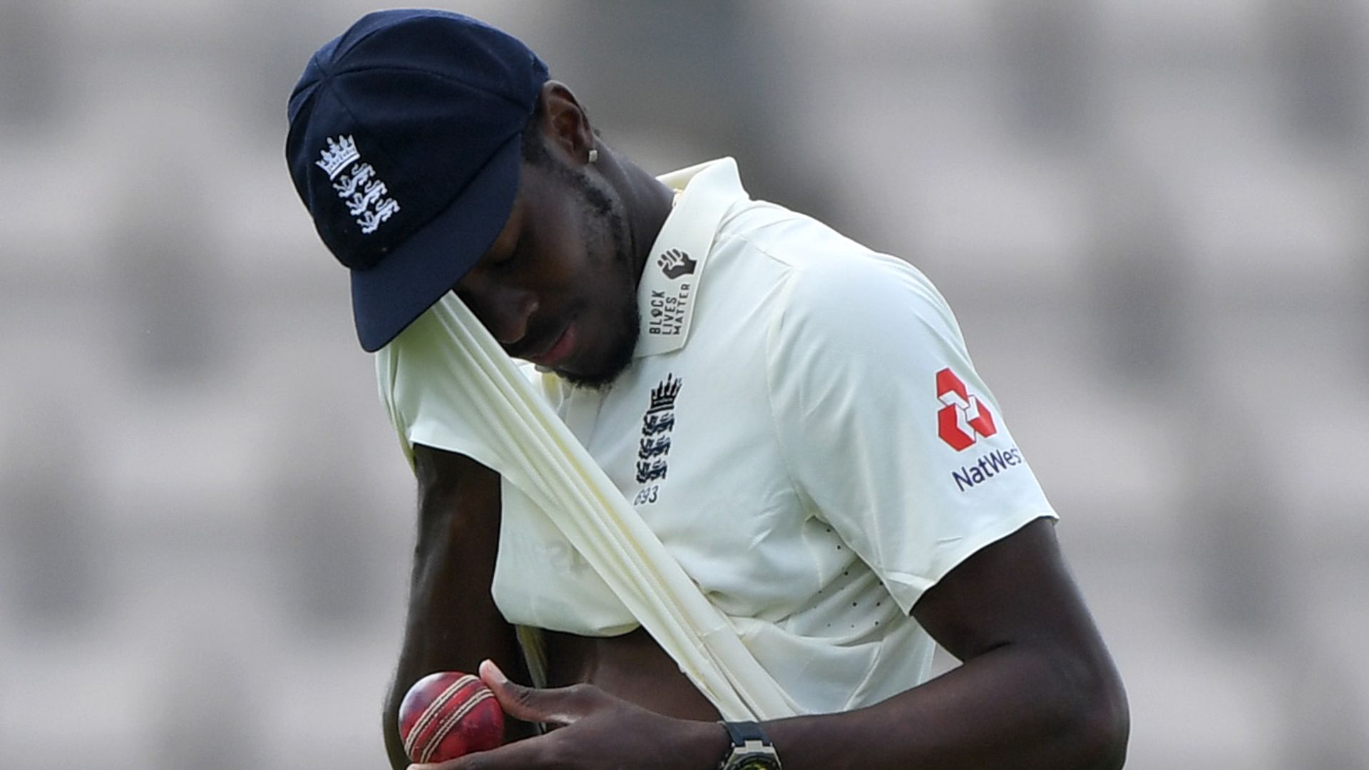 Archer fined for breaking England's bio-secure rules