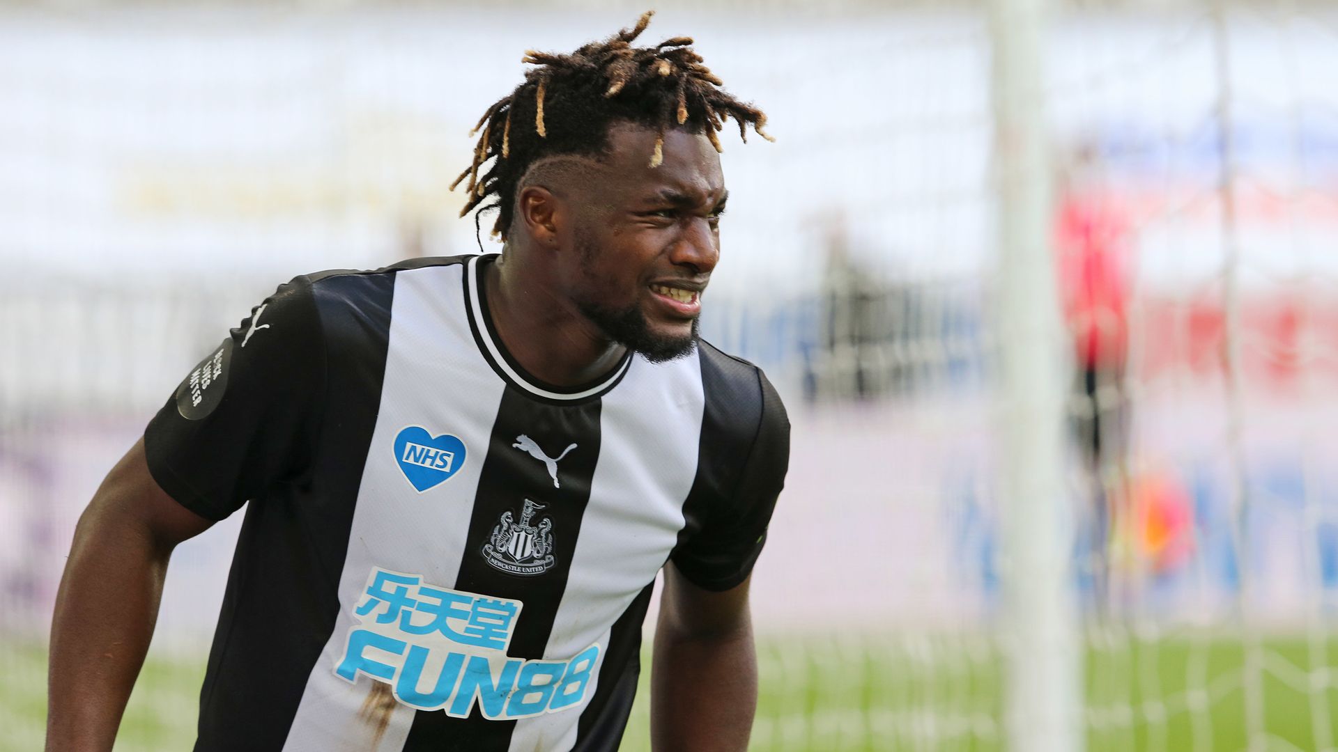 Saint-Maximin, Schar injured in Newcastle defeat