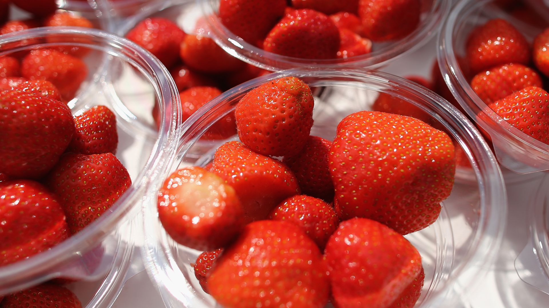 Wimbledon donate 26,000 strawberries to NHS