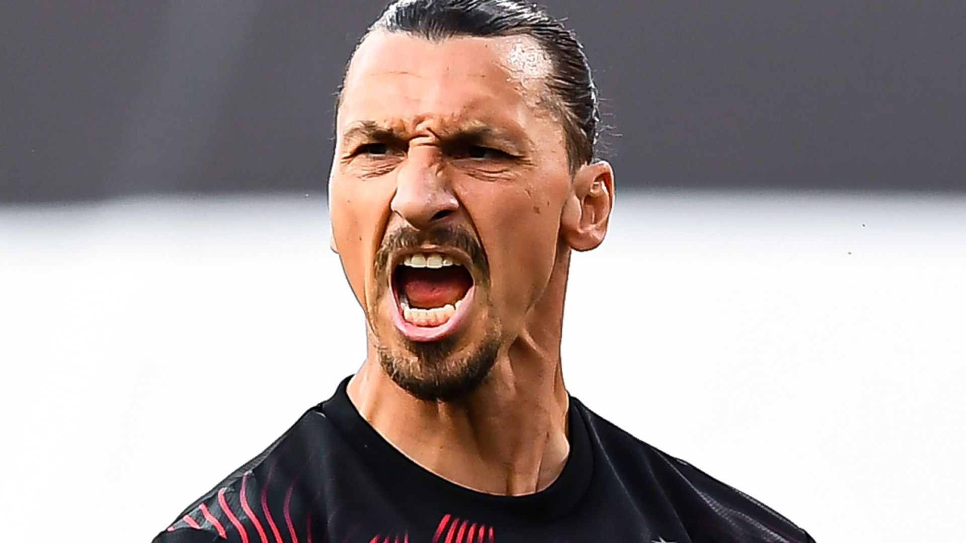 Zlatan agrees further one-year AC Milan deal
