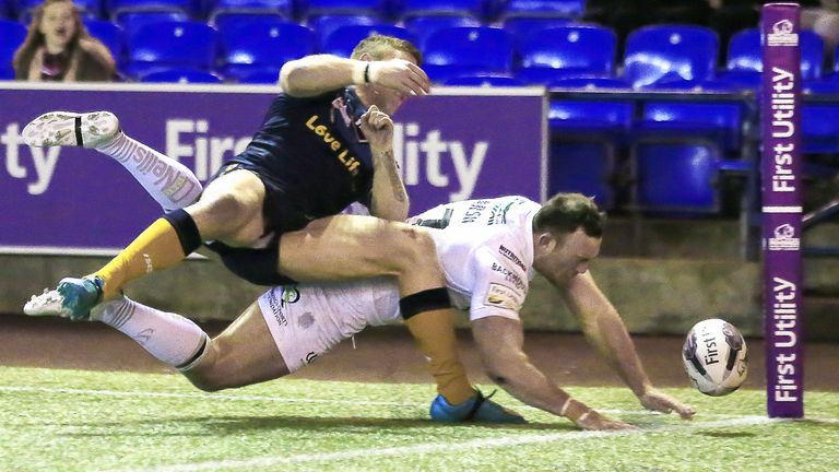Widnes inflicted a heavy defeat on Hull FC in the weeks leading up to the derby match