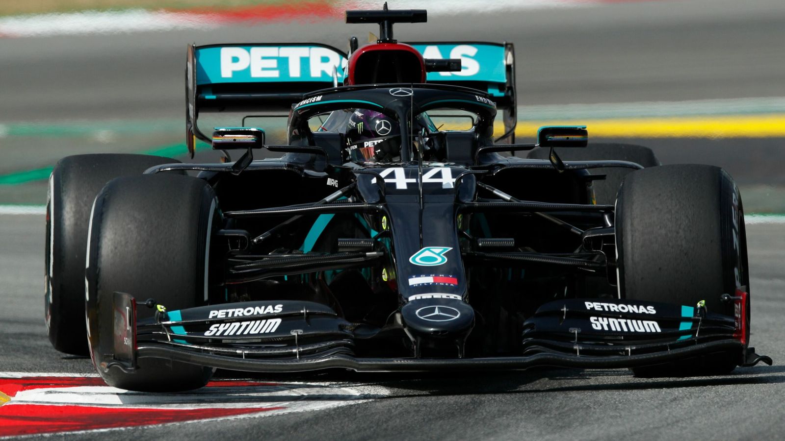 Belgian GP: Lewis Hamilton wins to stretch title lead, Ferrari out of