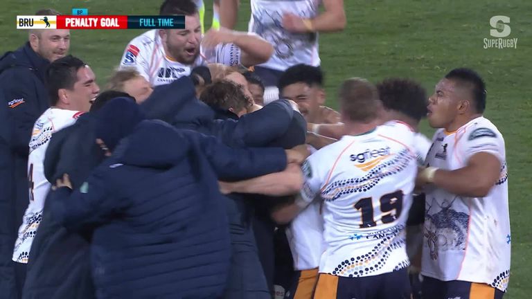 The ACT Brumbies pulled off a last-gasp escape act with Mack Hansen's penalty in the final moments of the game earning them a nail-biting 22-20 win over the Queensland Reds.