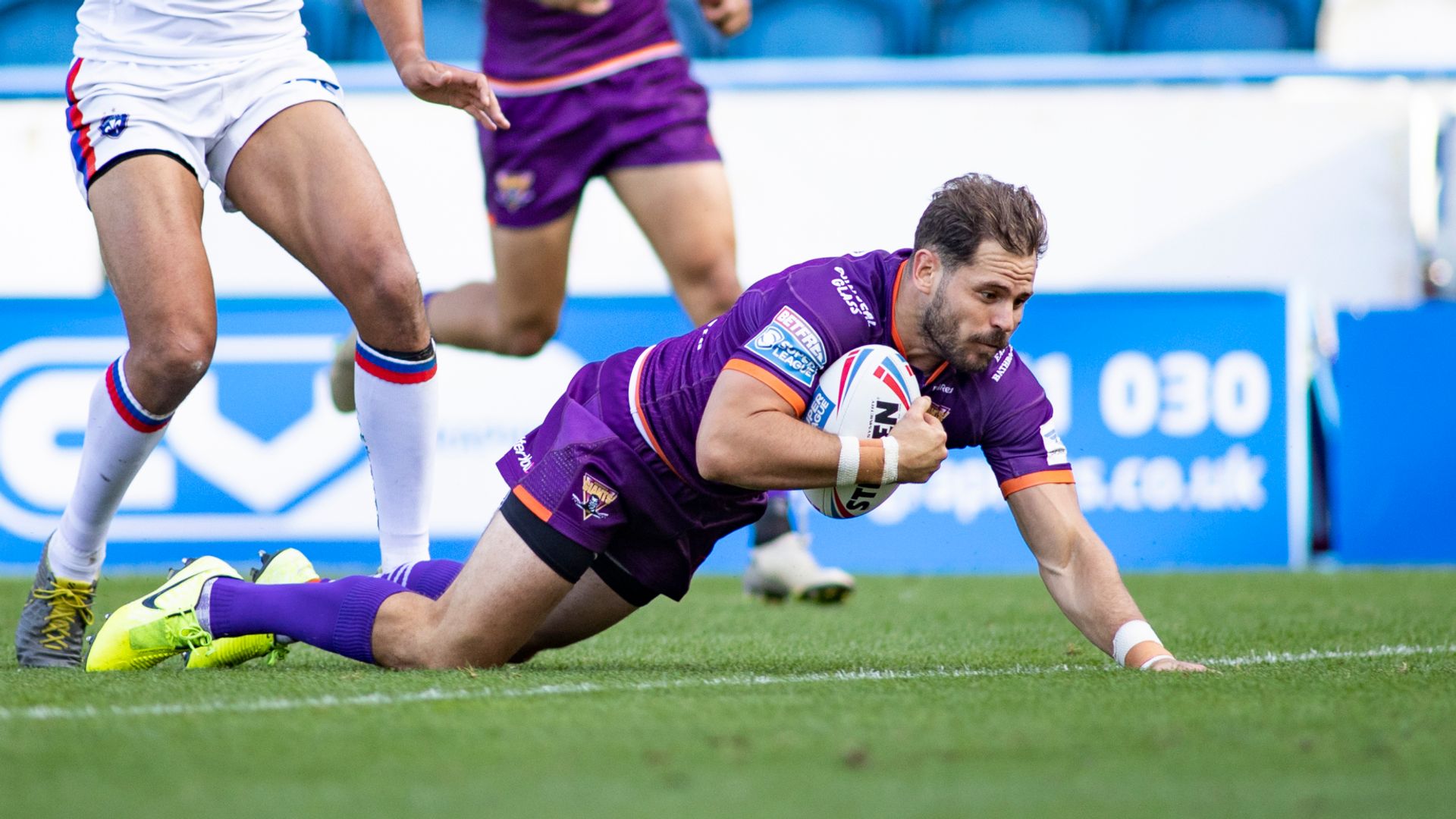 Sezer stars in Giants win