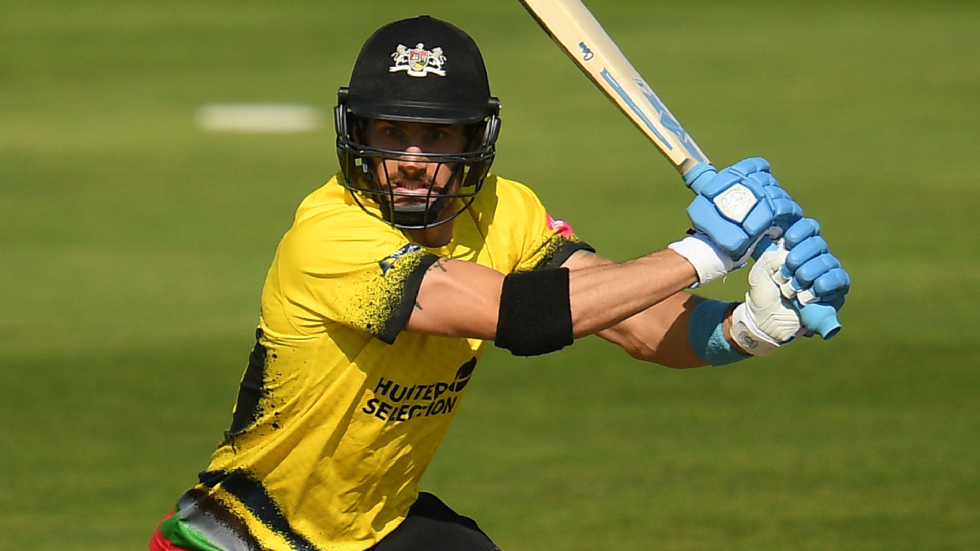 Returning Howell keeps Gloucestershire top