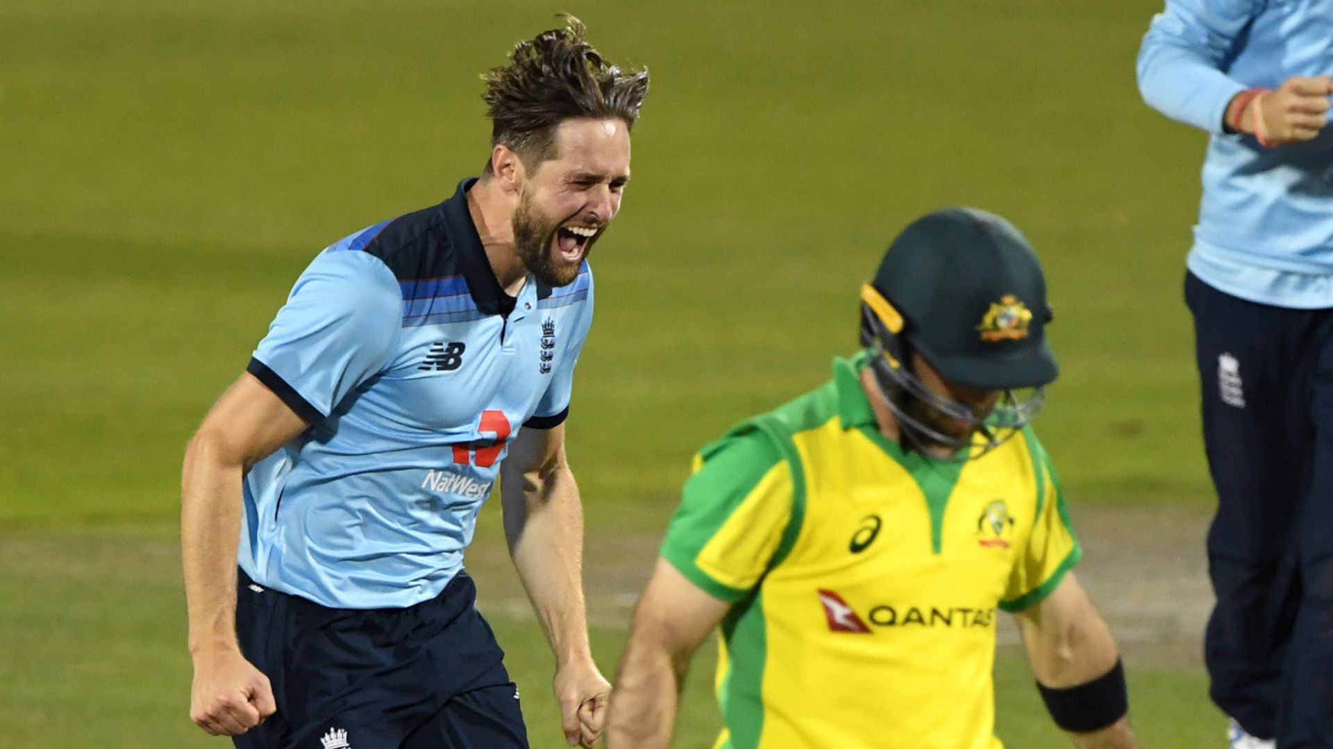 England stun Australia to level series