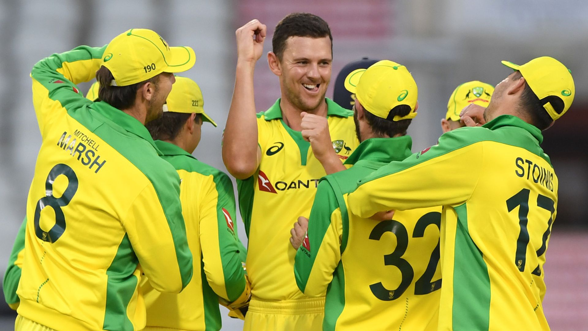 Billings ton in vain as Australia take lead