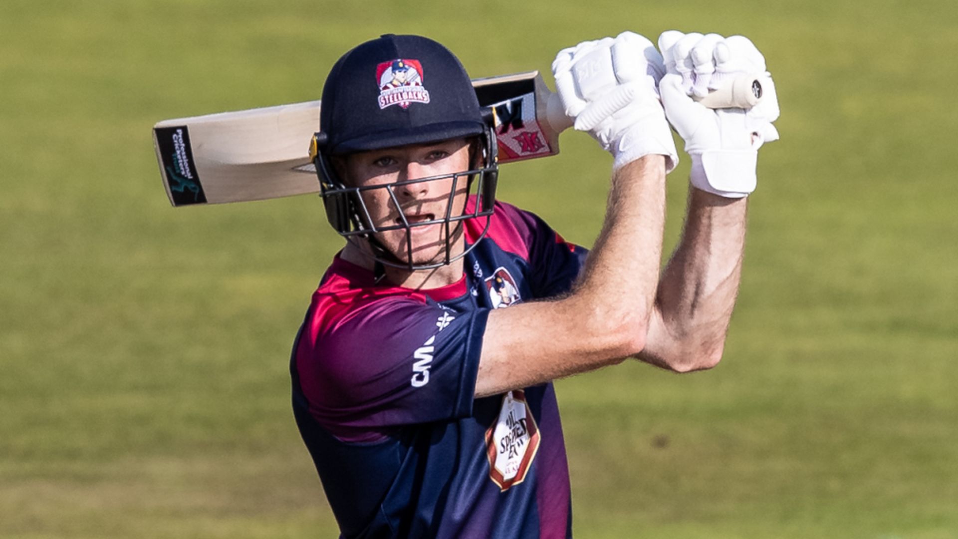 Northants stun Bears to reach Blast quarters