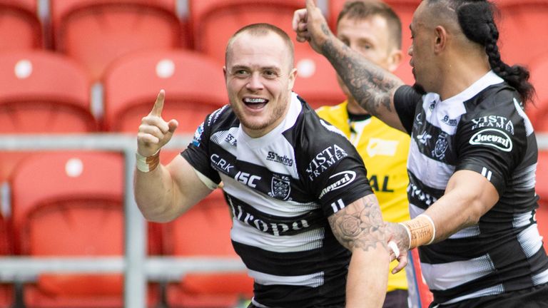 Watch highlights as Hull FC held on to defeat Wakefield Trinity in a close-fought Super League match on Thursday.