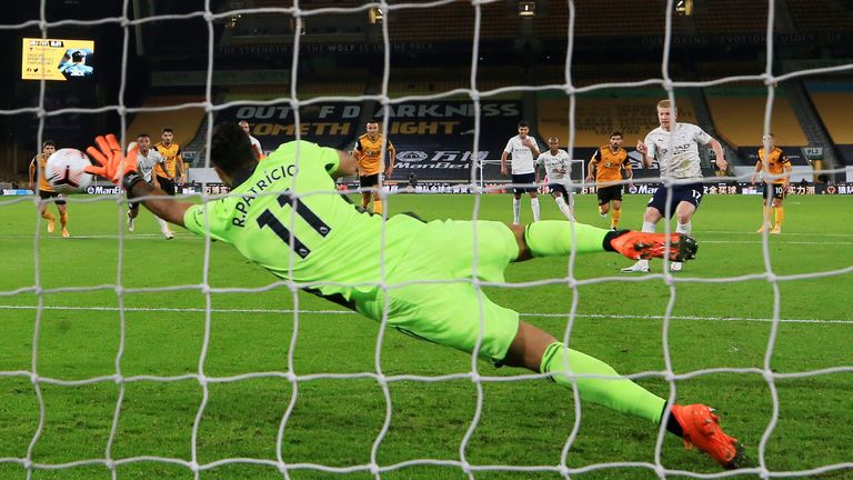 De Bruyne puts Man City 1-0 up from the penalty spot