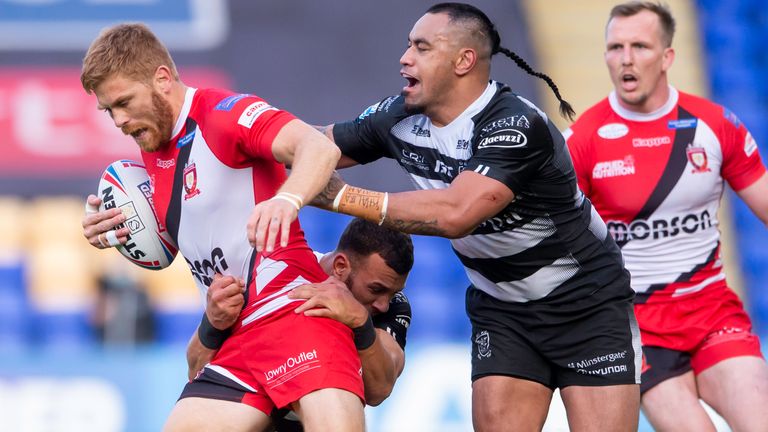 Highlights of the Super League clash between Hull FC and Salford Red Devils