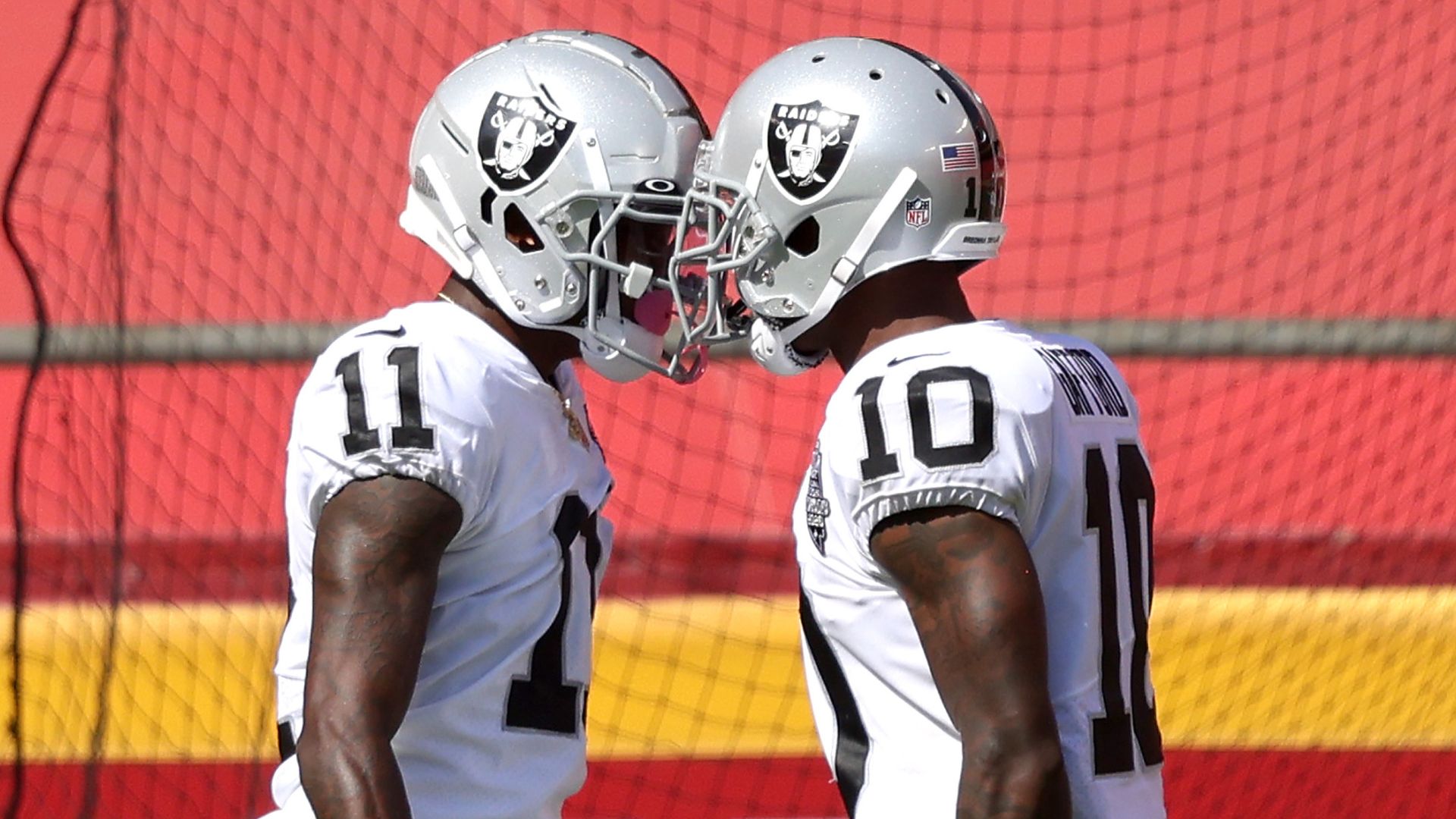 Raiders drop 40 to stun Chiefs