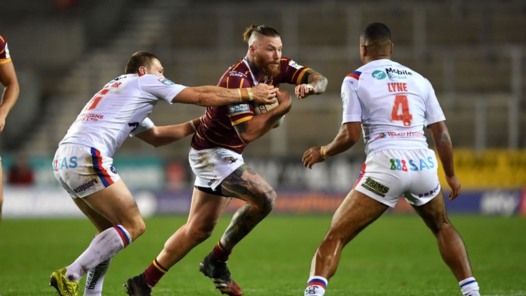 Watch highlights of the Super League clash between Huddersfield Giants and Wakefield Trinity.