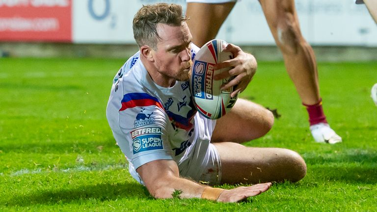 Matty Ashurst's try put Wakefield in front