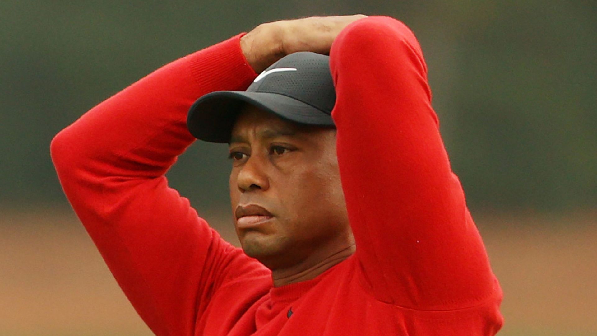Tiger makes ten on a par-three!