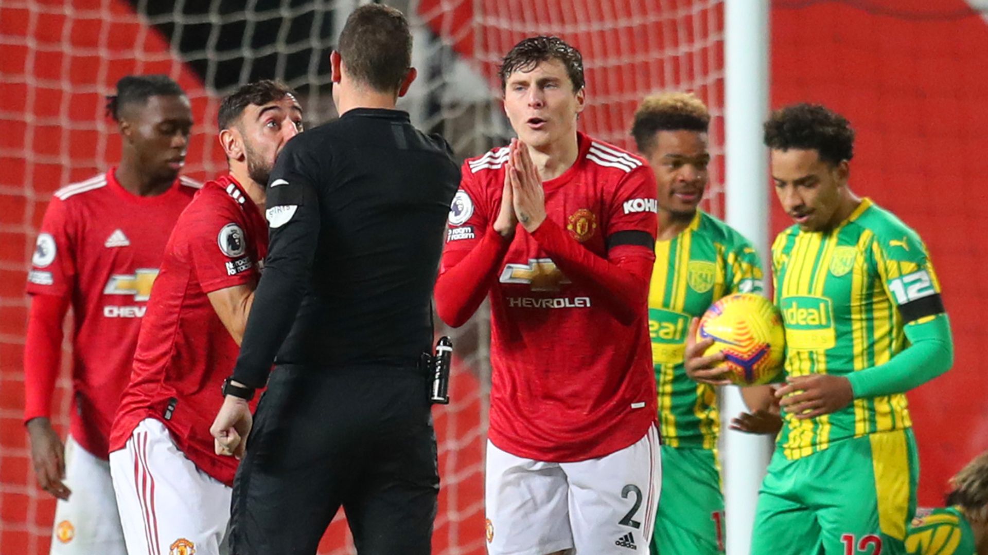 Man Utd edge West Brom after Coote penalty chaos