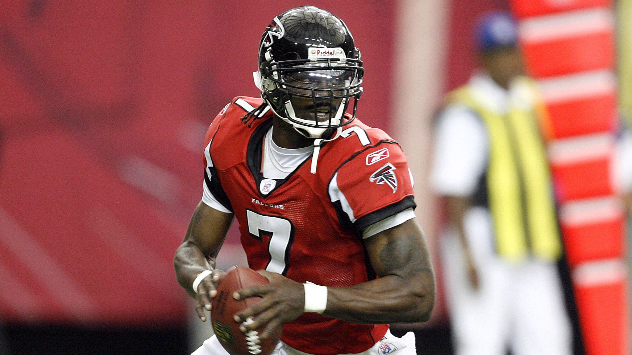 Michael Vick's 7 Most Electric Non QBs in the NFL