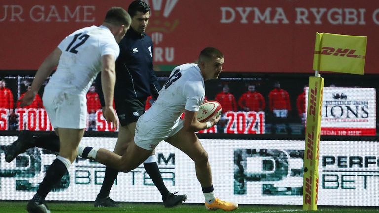 Henry Slade scores England's first try against Wales in the Autumn Nations Cup