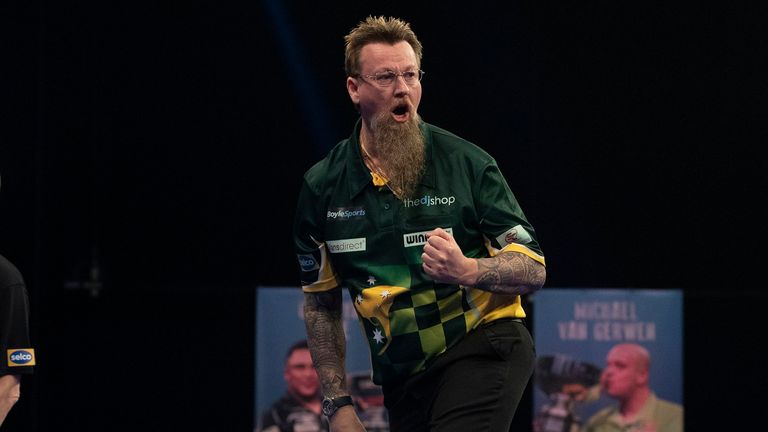 Simon Whitlock is making an offer to advance to the Grand Slam semi-finals of Darts for the first time in his career.