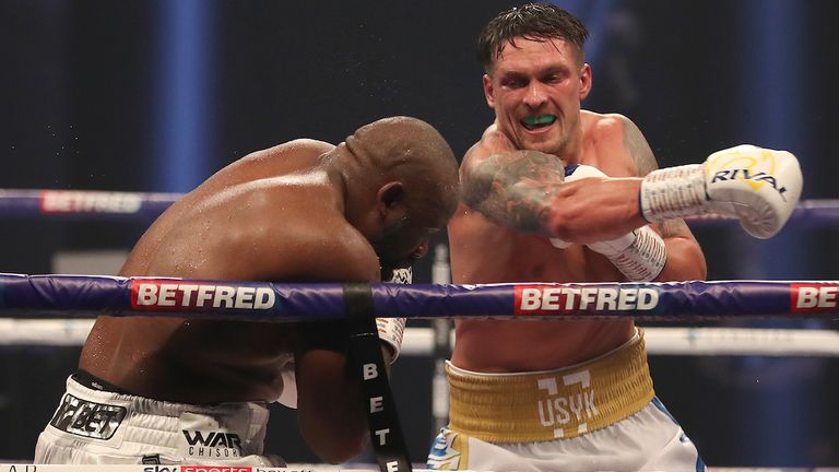 Usyk derrotó a Derek Chisora ​​el mes pasado