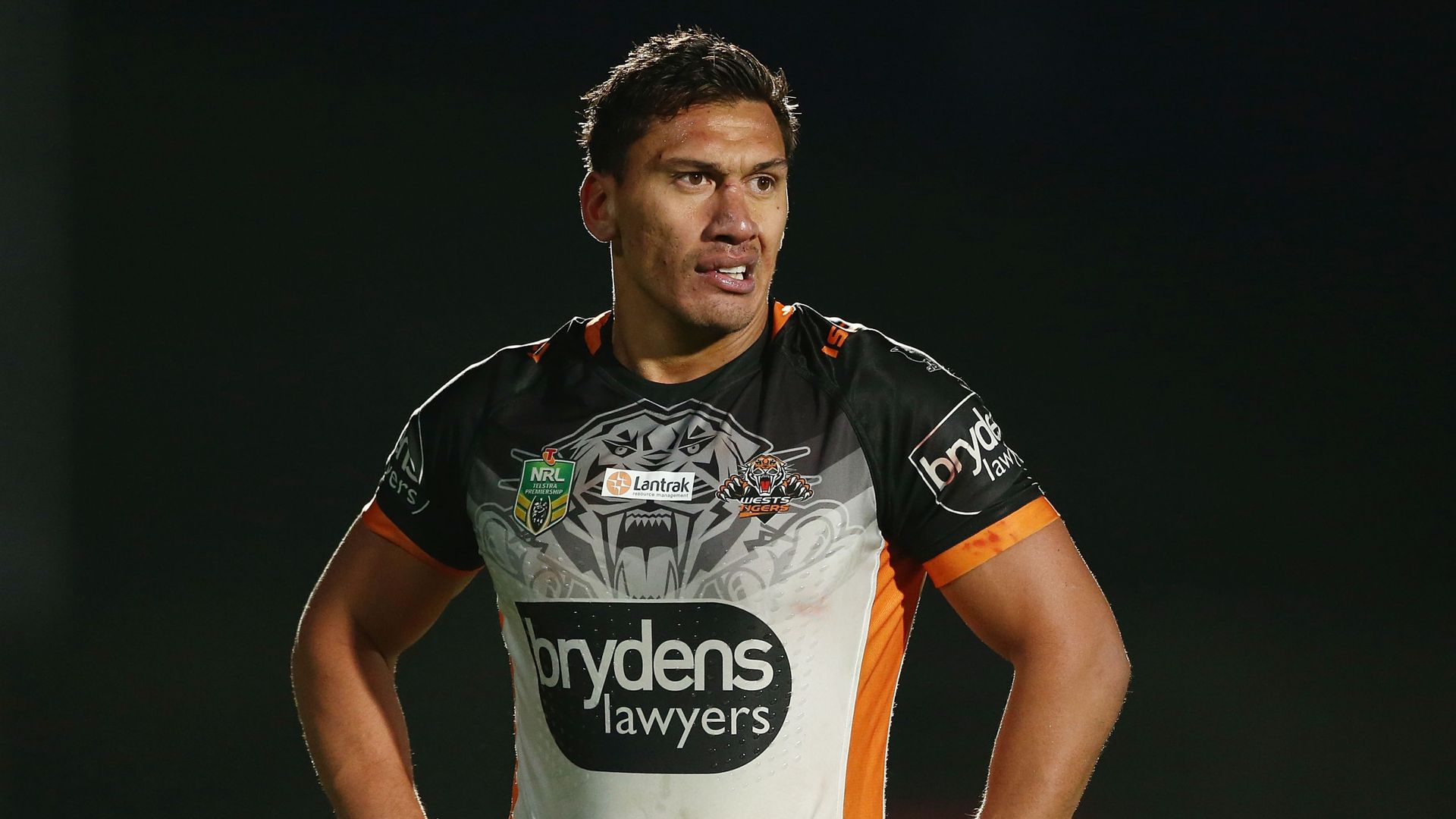 Red Devils sign NZ forward Taylor on two-year deal
