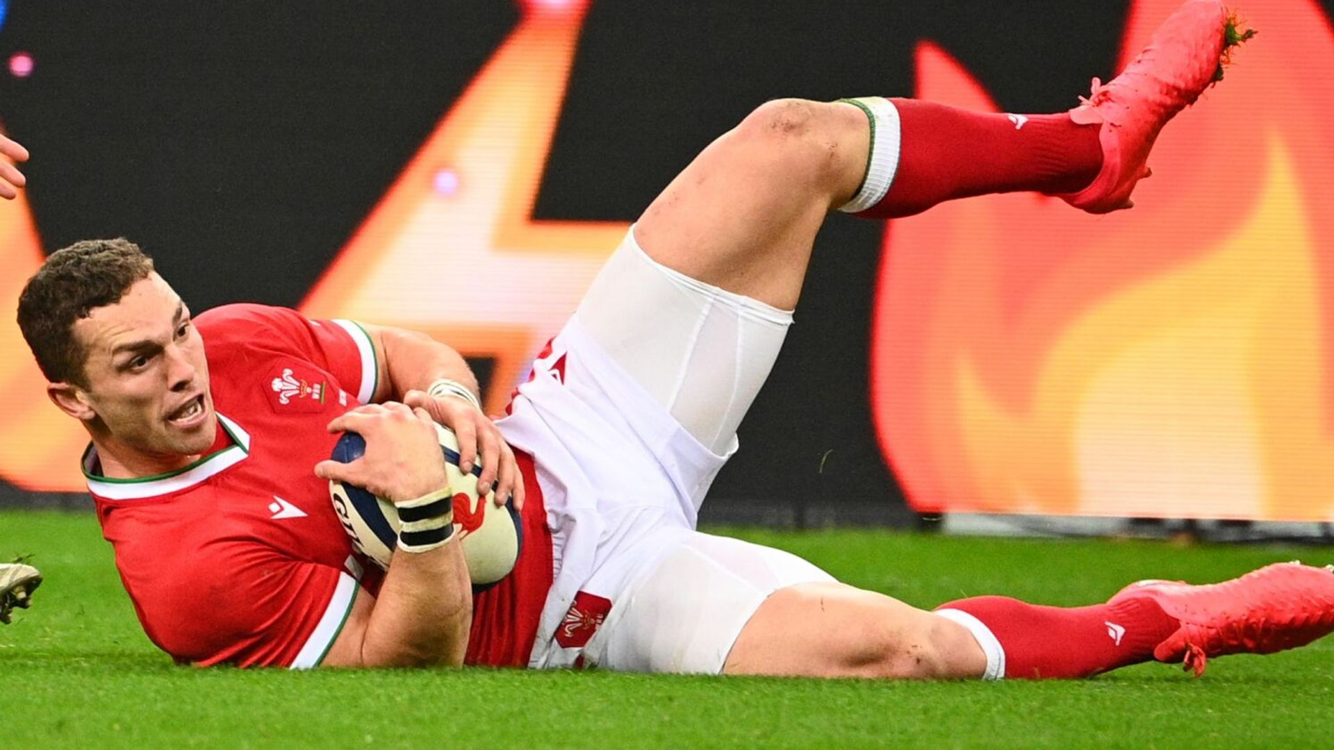 Tipuric, North, Sheedy start as Wales change nine