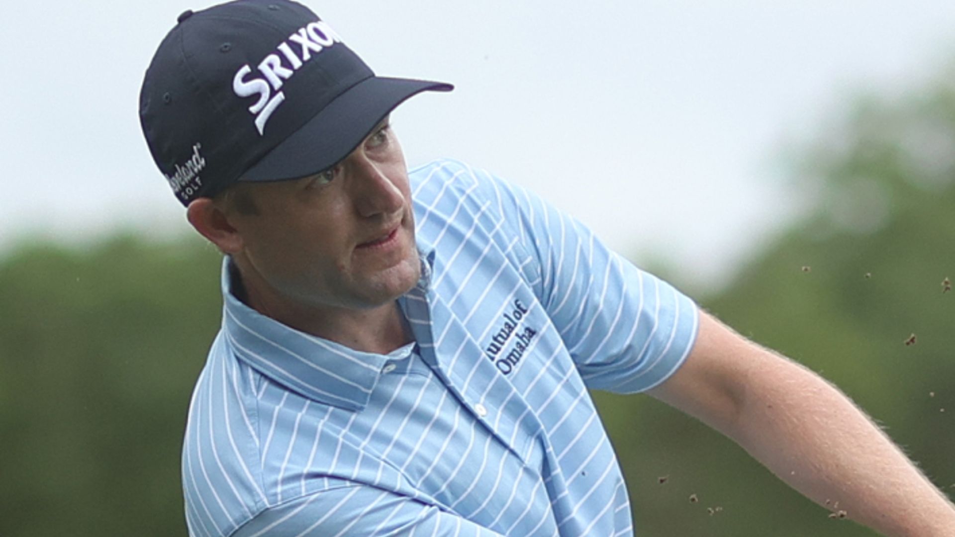Knox holds narrow lead in Mexico