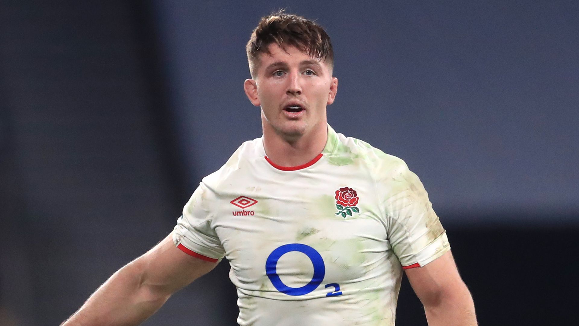 Curry at No 8 for England; Smith on the bench