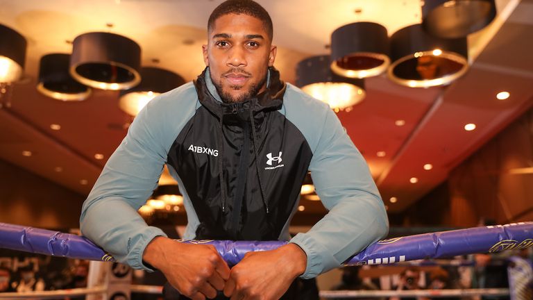 Anthony Joshua prépare un plan de match pour battre Tyson Fury