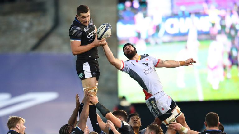 Charlie Ewells of Bath wins a lineout from Blade Thomson