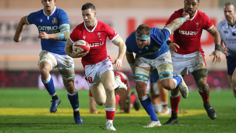 Gareth Davies races away to score Wales' third try against Italy