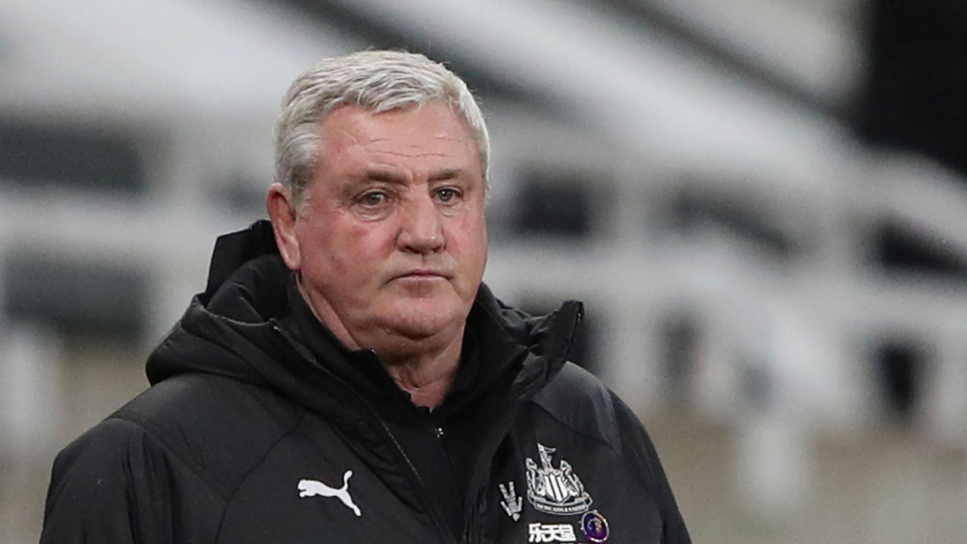 Bruce retains backing of Newcastle owner Ashley