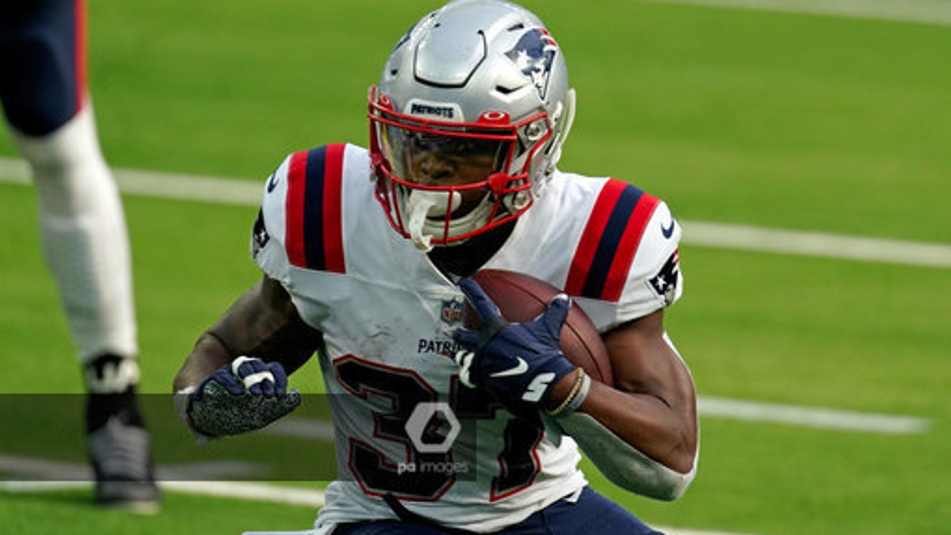 Patriots lose Harris to ankle injury