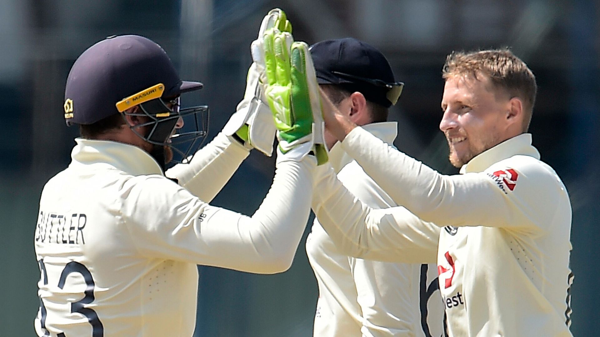 England win toss and bat vs India LIVE!