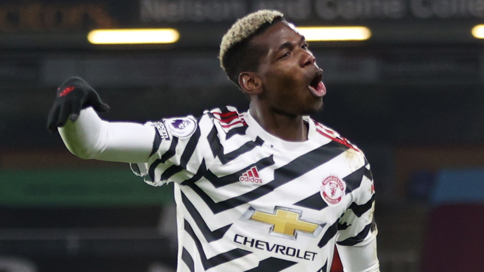 Pogba fires Man Utd top ahead of Liverpool showdown