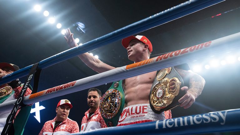 Canelo, dört unvanın ikisini 168 sterlin tutuyor